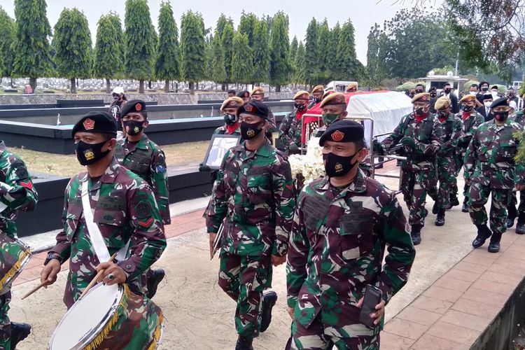 Jenazah Jakob Oetama tiba di TMP Kalibata, Jakarta Selatan, Kamis (10/9/2020)