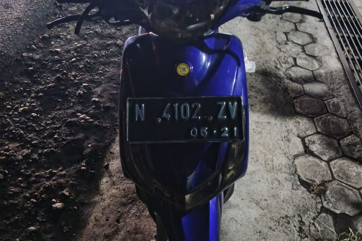Kondisi sepeda motor Wijdan usai alami kecelakaan dengan truk di Lumajang, Jumat (30/5/2025)