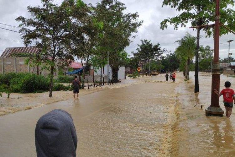 Curah hujan yang tinggi sejak Selasa (4/6/2019) malam di Bontang dan sekitarnya membuat sejumlah wilayah di Kota Bontang terendam air.