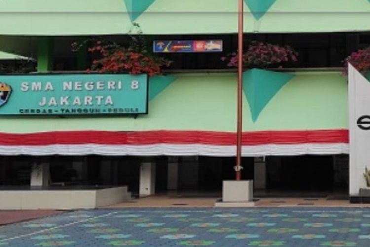 Gambar bangunan gedung SMAN 8 Jakarta, salah satu SMA terbaik di Jakarta Selatan berdasarkan nilai UTBK SBMPTN 2022. 
