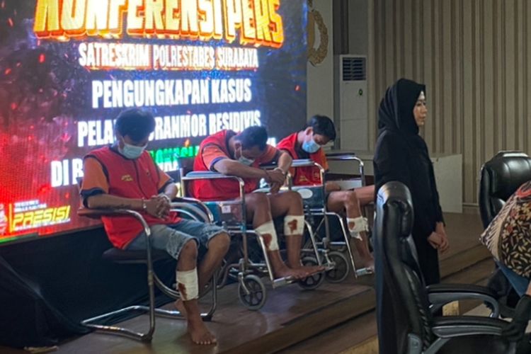 Para pelaku curanmor yang sudah beraksi 10 kali di Surabaya, Sabtu (19/7/2025)