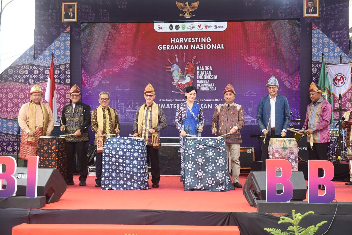 Rangkaian pembukaan Harvesting Gerakan Nasional Bangga Buatan Indonesia dan Bangga Berwisata di Indonesia (Gernas BBI-BBWI) di Halaman Kantor Dewan Perwakilan Rakyat Daerah (DPRD) Provinsi Sumsel, Minggu (26/5/2024).
