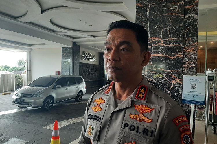 Kapolda DIY Irjen Pol Suwondo Nainggolan saat menemui wartawan usai menghadiri acara bimbingan teknis di The Alana Hotel, Rabu (2/11/2022).