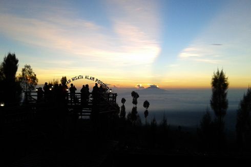 Mengejar Satu Matahari Dapat Delapan Gunung