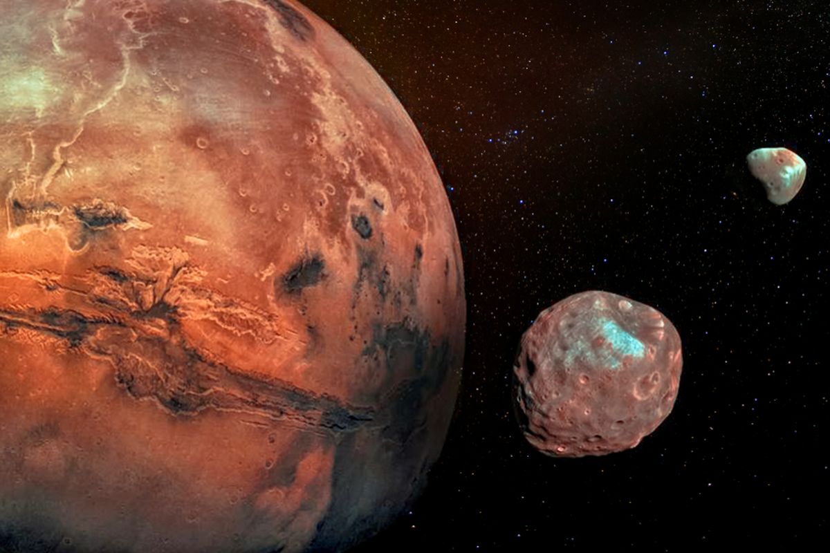 Ilustrasi planet Mars bersama dua bulannya, Phobos dan Deimos. Salah satu alasan sederhana kenapa Mars tidak layak huni adalah perbedaan ukuran dengan Bumi.