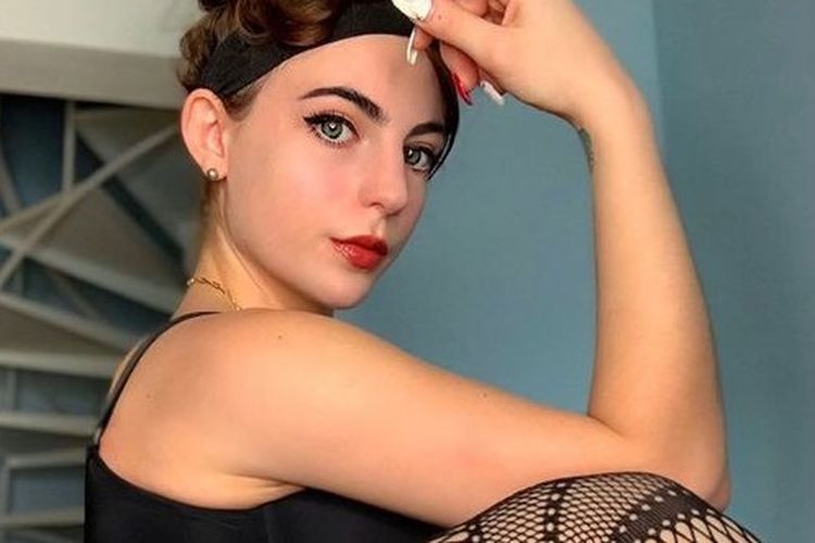 Seorang model asal Amerika Serikat (AS) Luna Benna mengaku telah diblokir oleh Tinder.
