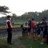 Banyak Warga Ngabuburit di Jalur Kereta Api, KAI Beri Peringatan Keras