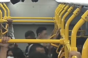 2 Pria yang Masturbasi di Bus Transjakarta Kenalan dan Komunikasi lewat Medsos