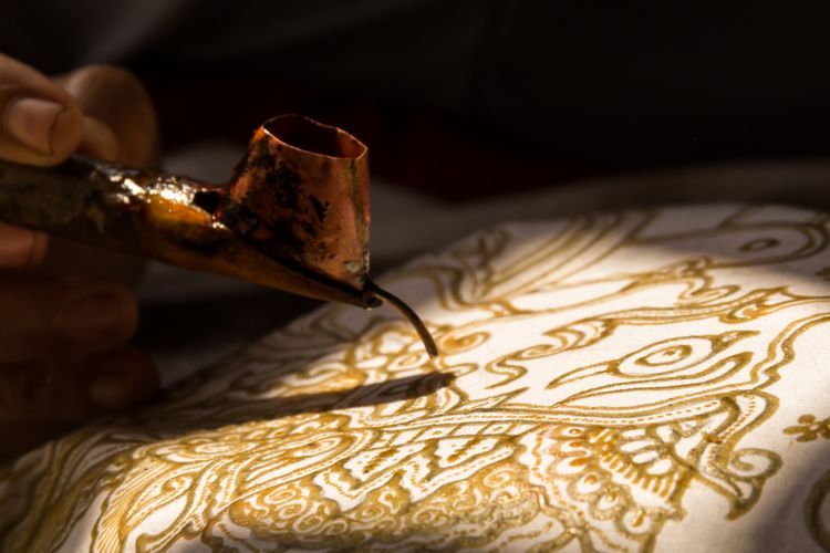 contoh dari pengertian budaya yaitu batik