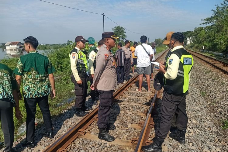 Pria Lamongan Tewas Tertabrak Kereta Saat Siapkan Pancing