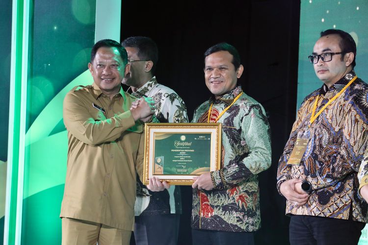 Serahkan Anugerah Adinata Syariah 2026, Mendagri: Potensi Ekonomi Syariah Perlu Dioptimalkan