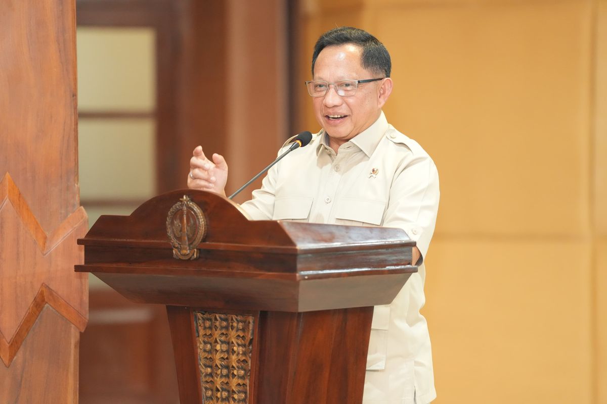 Menteri Dalam Negeri (Mendagri) Muhammad Tito Karnavian dalam acara Silaturahmi dan Arahan Menteri Koordinator (Menko) Bidang Politik dan Keamanan, Menteri Dalam Negeri, Menteri Perumahan dan Kawasan Permukiman, serta Kepala Badan Pusat Statistik kepada Kepala Daerah dan Forkopimda Provinsi Jawa dan Bali di Gedhong Pracimosono, Kompleks Kantor Gubernur Daerah Istimewa Yogyakarta, Kamis (4/6/2026).
