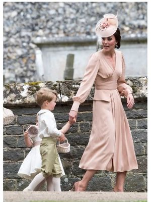 Gaun Alexander McQueen pale pink Kate Middleton