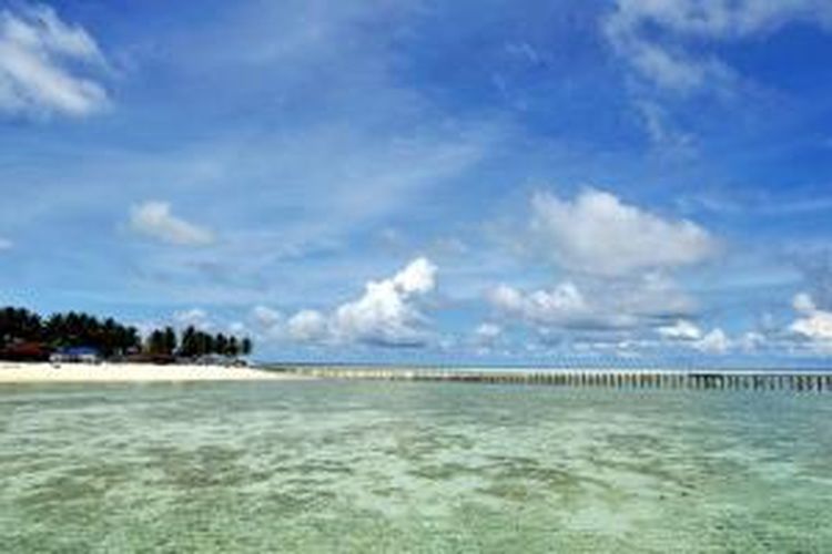 Pulau Derawan di Kalimantan Timur.