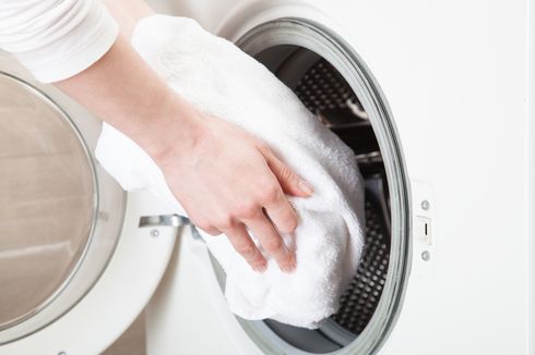Jangan Menggunakan Handuk Baru Sebelum Dicuci, Ini Alasannya