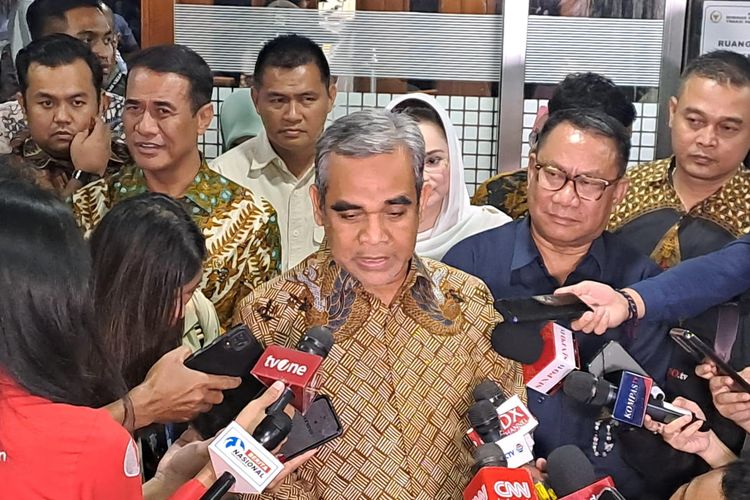 Sekjen Partai Gerindra Ahmad Muzani di Gedung DPR, Senayan, Jakarta, Selasa (25/6/2024). 