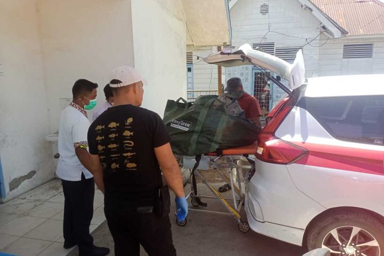 Mayat perempuan di dalam tas ditemukan di Kabupaten Karo, Sumut, Selasa (22/10/2024).