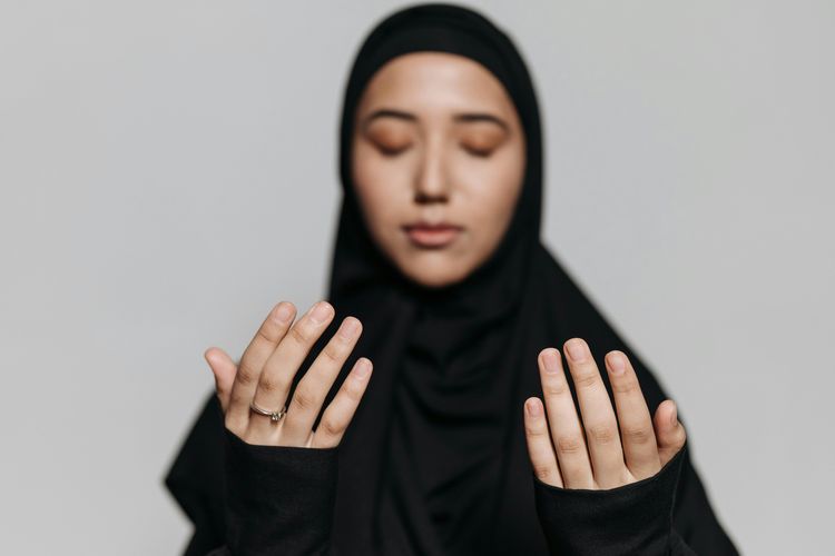 6 Doa Memohon Keselamatan Sunia Akhirat untuk Dibaca saat Rebo Wekasan 2025