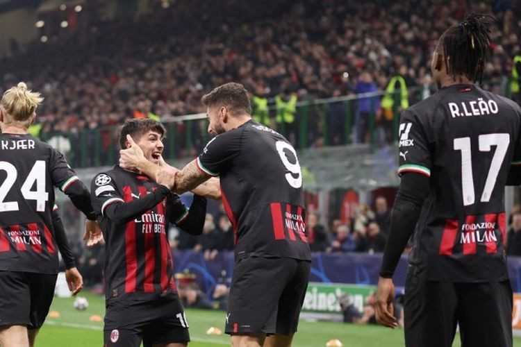 Brahim Diaz berselebrasi bersama Olivier Giroud seusai mencetak gol buat AC Milan ke gawang Tottenham Hotspur dalam leg pertama 16 besar Liga Champions 2022-2023 di Stadion San Siro pada 15 Februari 2023. Selanjutnya, Milan akan menjamu Salernitana pada pekan ke-26 Liga Italia 2022-2023. Artikel ini memuat link live streaming Milan vs Salernitana. (Foto oleh Catherine Ivill/Getty Images) (Foto oleh Catherine Ivill / GETTY IMAGES EUROPE / Getty Images via AFP)