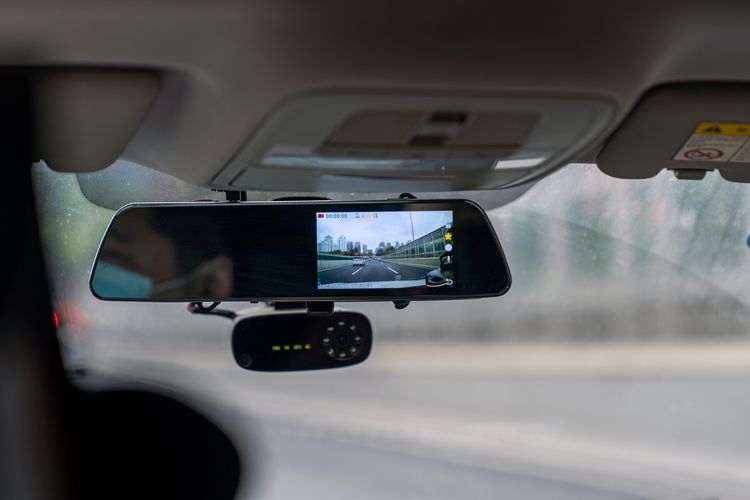 Ilustrasi kamera dasbor atau dashboard camera (dashcam)