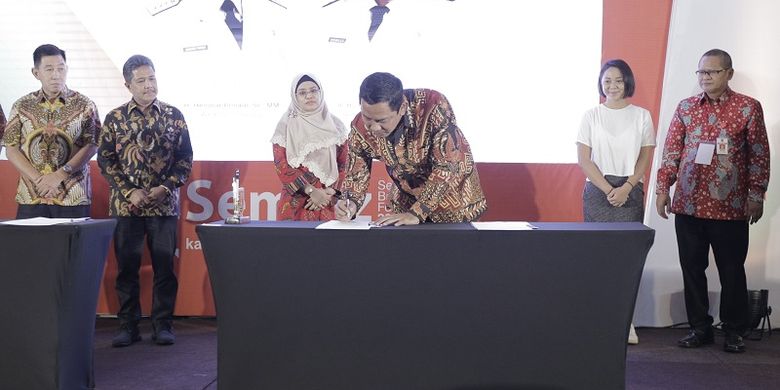 Wali Kota Semarang Hendi mendatangain LOI ( letter Of Intent ) di acara Semarang Business Forum (Sembiz) 2018 di Patra Semarang Hotel and Convention, Kamis (17/10/2018)