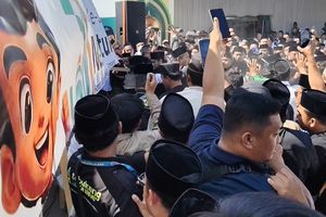 Muktamar Ke-35 NU Diwarnai Kerusuhan, Masa Adu Jotos Depan Ruang Sidang Pleno