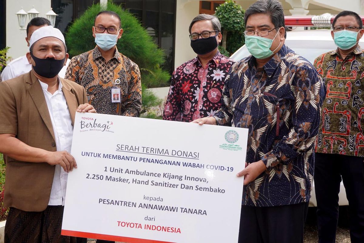 Toyota donasikan Ambulans untuk pesanter