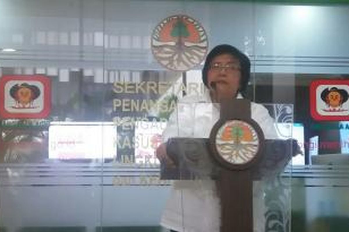 Menteri Lingkungan Hidup dan Kehutanan Siti Nurbaya dalam konferensi pers di Kantor Kementerian LHK Jl. Gatot Subroto, Jakarta, Senin (19/10/2015)