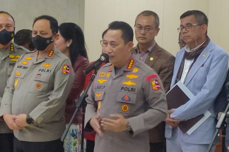 Kapolri Jenderal Listyo Sigit Prabowo dalam konferensi pers di Kompleks Parlemen Senayan, Jakarta, Rabu (24/8/2022).