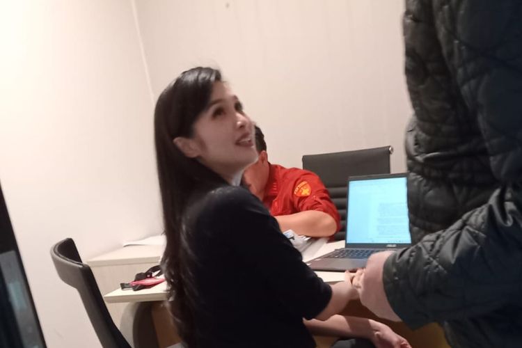 Beda Penampilan Sandra Dewi Saat Diperiksa Kali Pertama dan Sekarang 