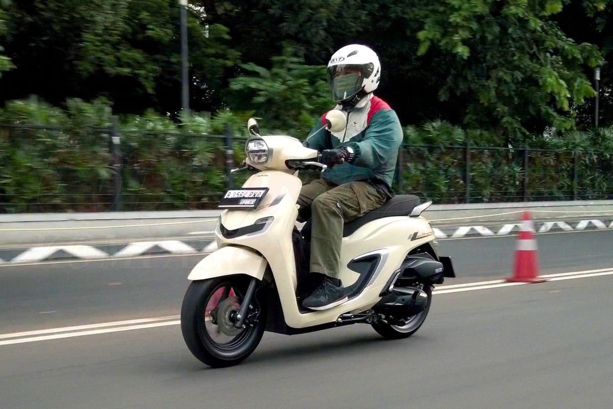 Test ride Honda Stylo 160 CBS