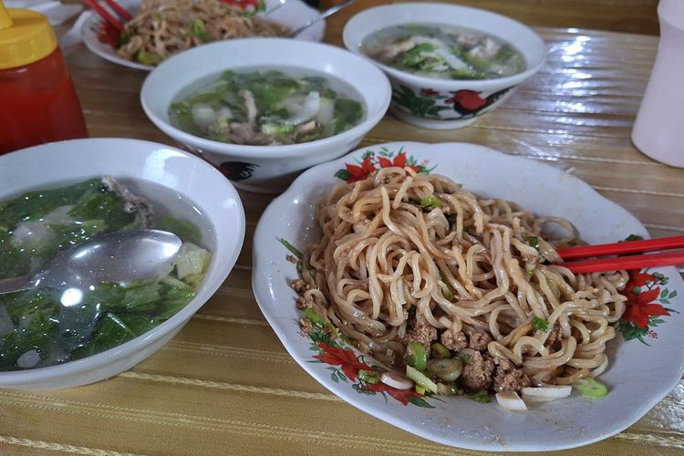 Gurihnya Mie Pangsit 