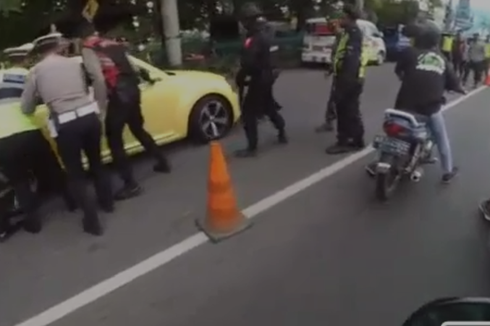 Mobil Plat B Terobos dan Tabrak Polisi di Pos Penyekatan Mudik, Ini Faktanya