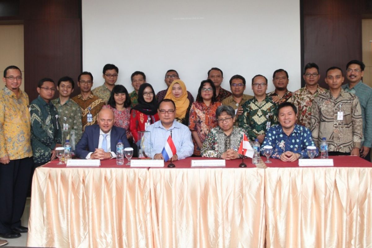 Pemerintah Belanda memberikan beasiswa StuNed Tailor-Made Training (StuNed-TMT) kepada 19 staf Kementerian Keuangan untuk mengikuti pelatihan Performance Measurement in State Budgeting System di Ecorys, Rotterdam, Belanda.