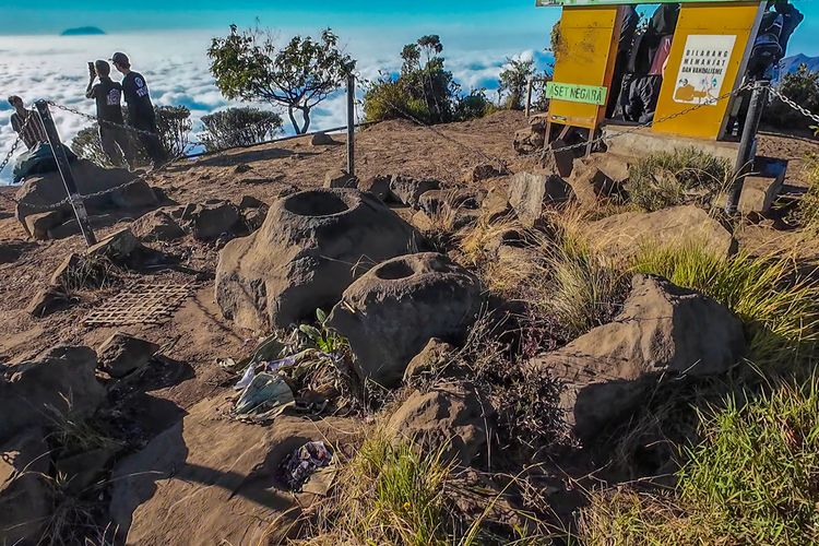 Batu Lumpang di Puncak Merbabu, Situs Bersejarah yang Wajib Dijaga