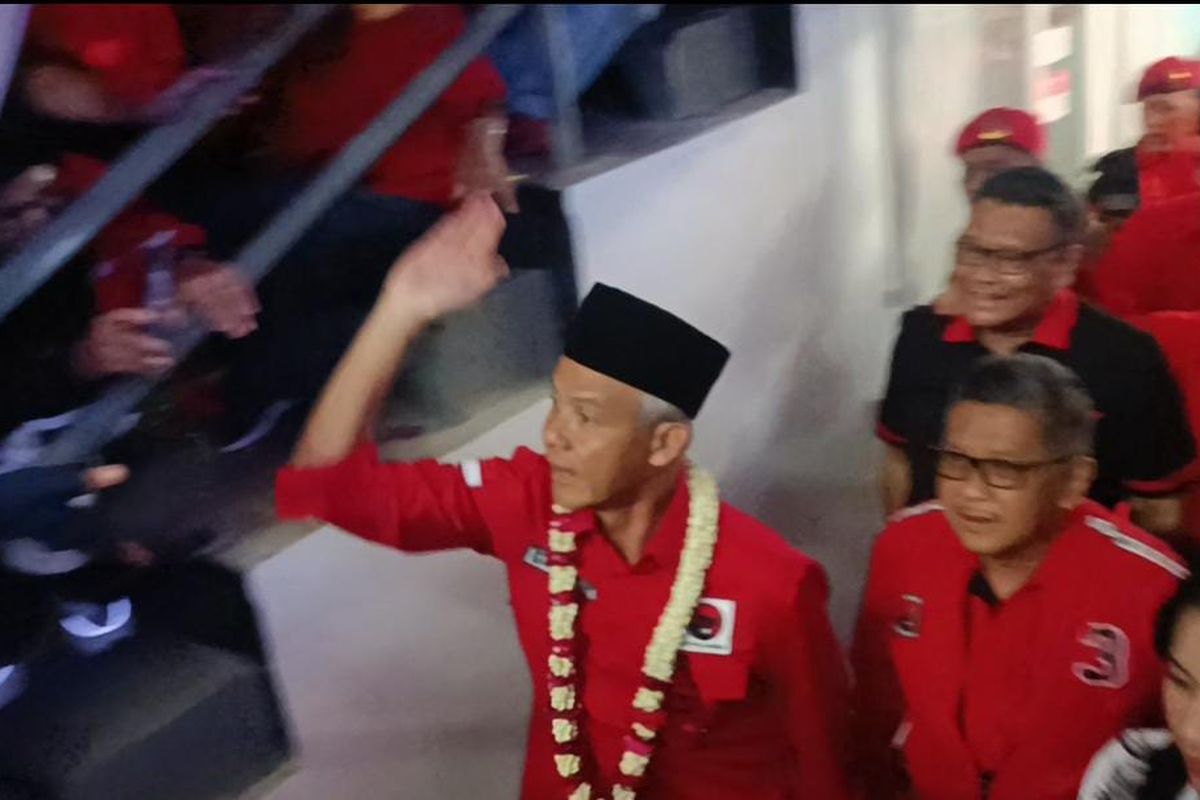 Bacapres Pemilu 2024 Partai PDIP, Ganjar Pranowo saat datang di acara Konsolidasi PDIP DKI Jakarta, di Basket Hall Senayan, Jakarta Pusat, Minggu (4/6/2023).