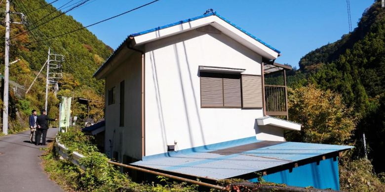 Rumah-rumah kosong merupakan pemandangan umum di seluruh Jepang karena populasi negara yang menyusut.