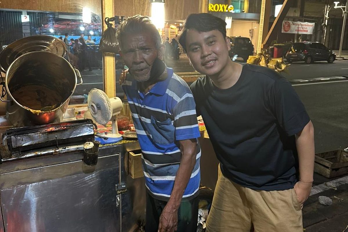 Gerobak baru penjual Sate Padang Pak Rayo di Cideng, Gambir, Jakarta Pusat.