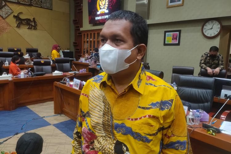 Wakil Ketua Komisi IX DPR Melki Laka Lena di Kompleks Parlemen Senayan, Jakarta, Kamis (31/3/2022).