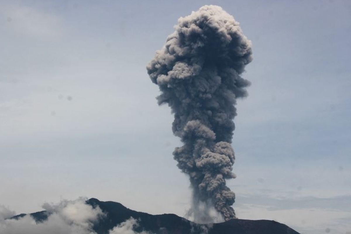 Gunung Marapi Meletus Lagi, Lontarkan Abu 300 Meter dari Puncak