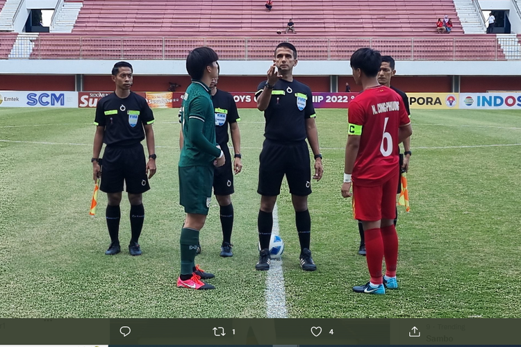 Tangkapan layar Twitter resmi @AFFPresse yang memuat momen laga Thailand vs Vietnam pada semifinal Piala AFF U16 2022 di Stadion Maguwoharjo, Sleman, Yogyakarta, Indonesia, Rabu (10/8/2022) sore WIB.