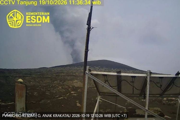 CCTV Anak Krakatau Tertutup Abu Vulkanik, Tiga Erupsi Pagi Tak Teramati Visual