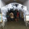 Gelar Pesta Pernikahan di Tengah Banjir Rob, Warga Muara Angke Sebar 2.000 Undangan