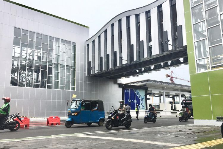 Salah satu proyek yang akan segera beroperasi adalah jalan lintas bawah atau underpass Senen Extension di Pasar Senen, Jakarta Pusat.