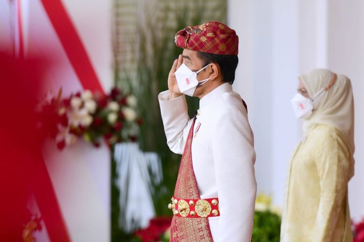 Presiden dan Ibu Negara Iriana Joko Widodo dalam Upacara Peringatan Detik-Detik Proklamasi Kemerdekaan Republik Indonesia tahun 2021, di Istana Merdeka, Jakarta, Selasa (17/08/2021)