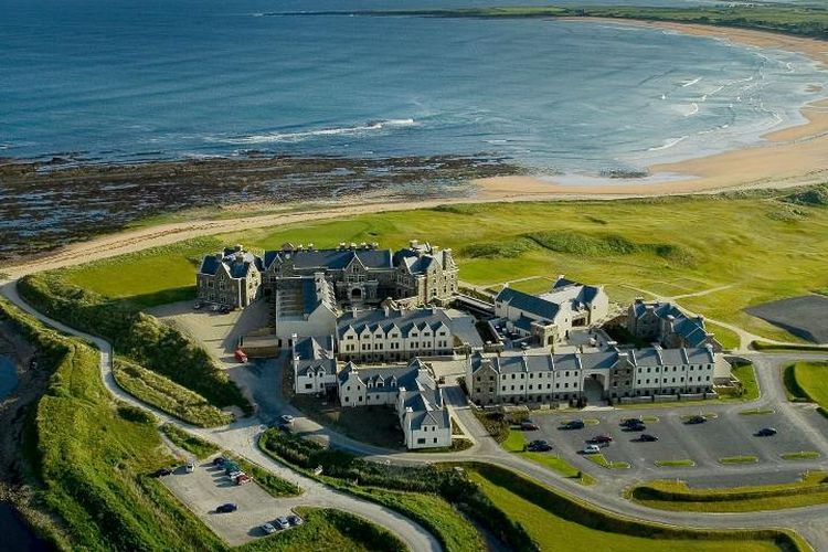 Trump International Golf Links Doonbeg yang dimiliki oleh perusahaan Donald Trump. (The Guardian)