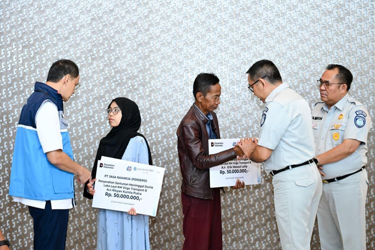 Jasaraharja Putera Serahkan Santunan Korban KM Virgo Transport 8