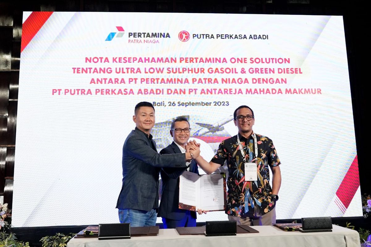 PT Putra Perkasa Abadi (PPA) dan PT Antareja Mahada Makmur (AMM) bekerja sama dengan PT Pertamina Patra Niaga dalam pemenuhan ultra low sulphur gasoil dan green diesel di Bali, Jumat (29/9/2023).