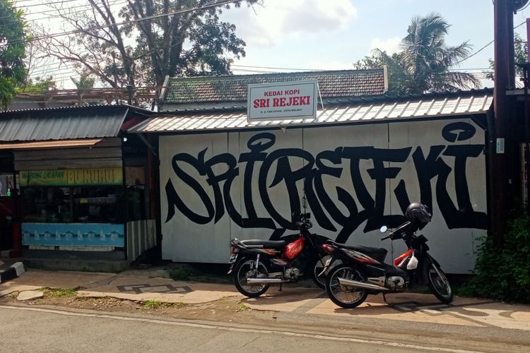 Kedai Kopi Sri Rejeki, Jalan A Yani, Kota Malang, Jawa Timur. 