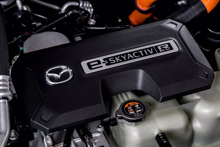 Mazda MX-30 R-EV bermesin rotary dan berteknologi plug-in hybrid